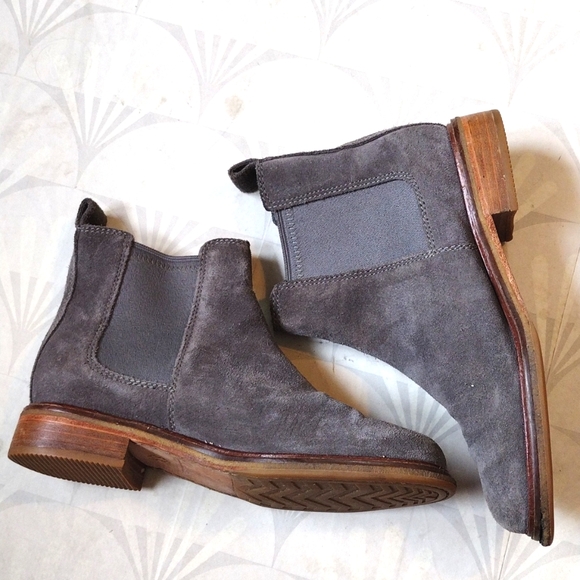Clarks Gray Suede Ankle Boot - Picture 4 of 8